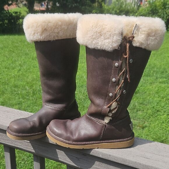 UGG 5657 Upside Tall Shearling Leather Boots Size 8 Brown Lace-Up Fur Lined - Picture 1 of 8